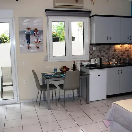 The Blue Studio, 1 Min Walk From Apartment