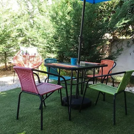 The Blue Studio, 1 Min Walk From